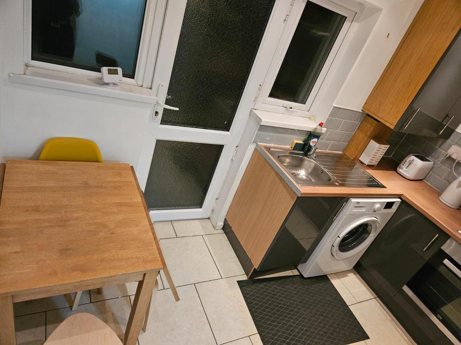 Nariken Apartments, Cardiff Luaran gambar